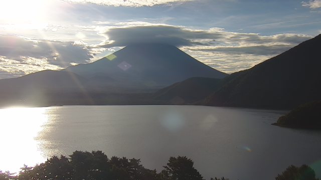 2025年10月19日06時56分