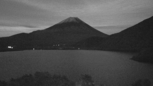 2025年11月04日18時15分