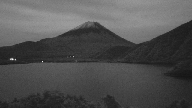 2025年11月04日19時55分