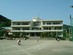 西島小学校