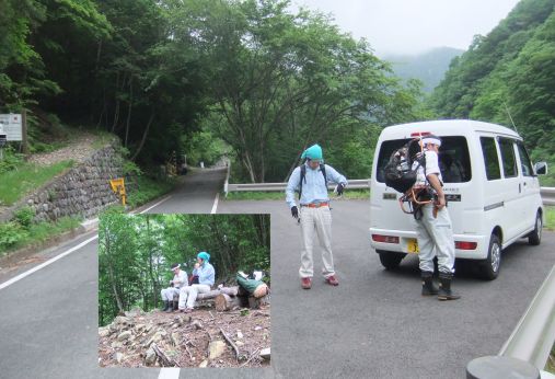 登山前の準備運動。そして途中休憩。まるで親子のよう！！