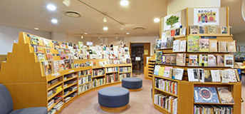 身延町立図書館の写真