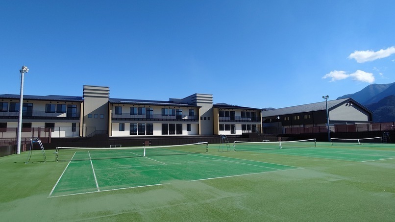 身延中学校テニスコートの画像