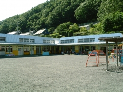久那土保育所