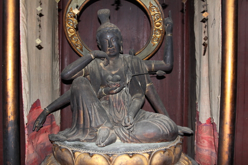 【県指定文化財】木造如意輪観音坐像の画像