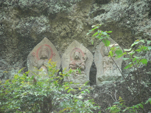 【町指定文化財】石仏観音像の画像