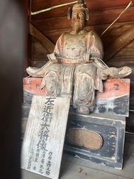 【町指定文化財】随神門の木造神像の画像1