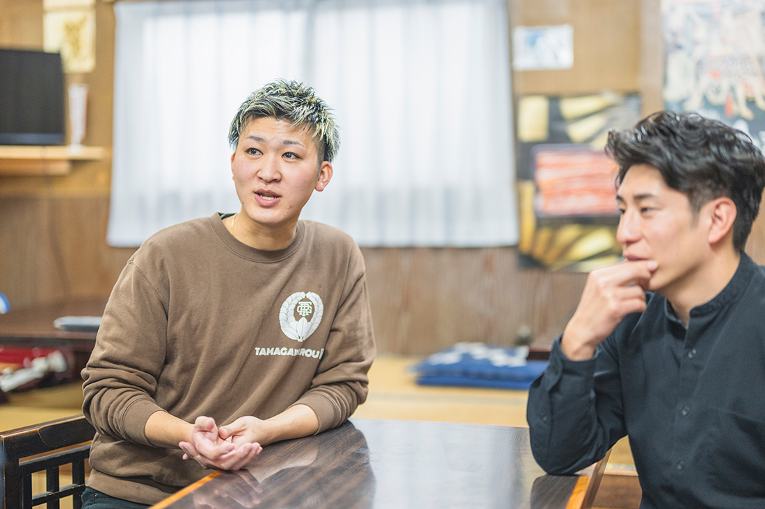 坂本さんがしゃべっている様子