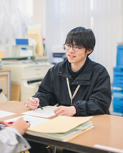 木内さんが働く様子