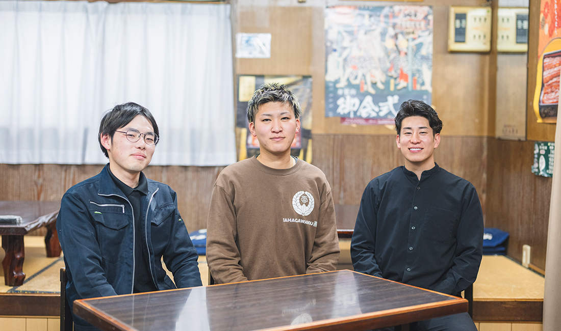 座談会をした3人の写真