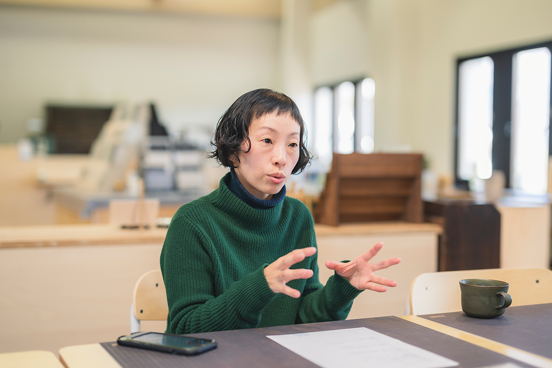 岡城直子さんがしゃべっている様子
